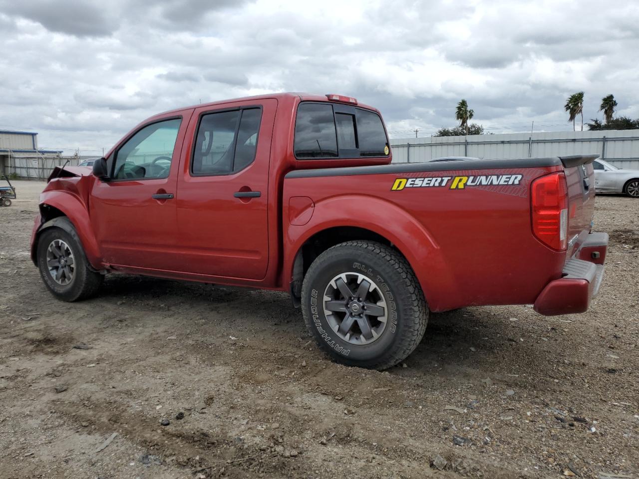 1N6DD0ERXHN740096 2017 NISSAN NAVARA - Image 2