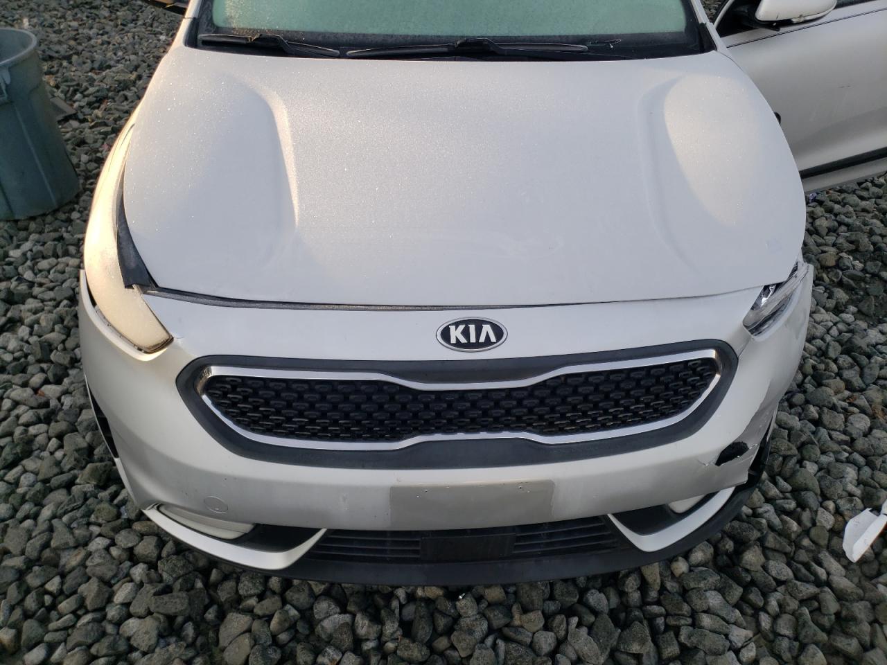 KNDCC3LC1H5047709 2017 Kia Niro Ex