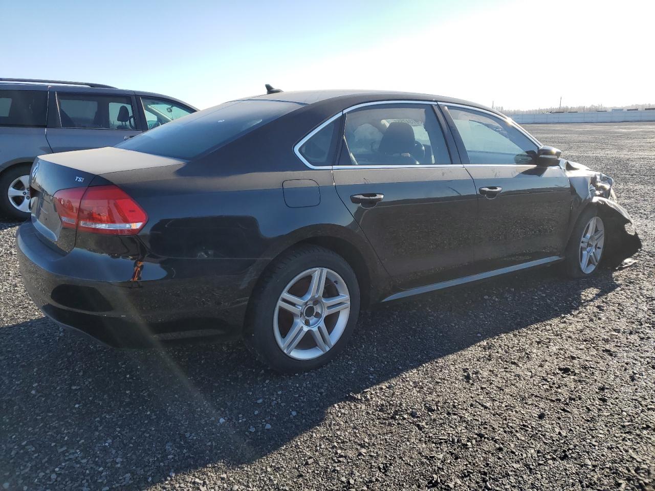 1VWBS7A32EC063303 2014 Volkswagen Passat Se