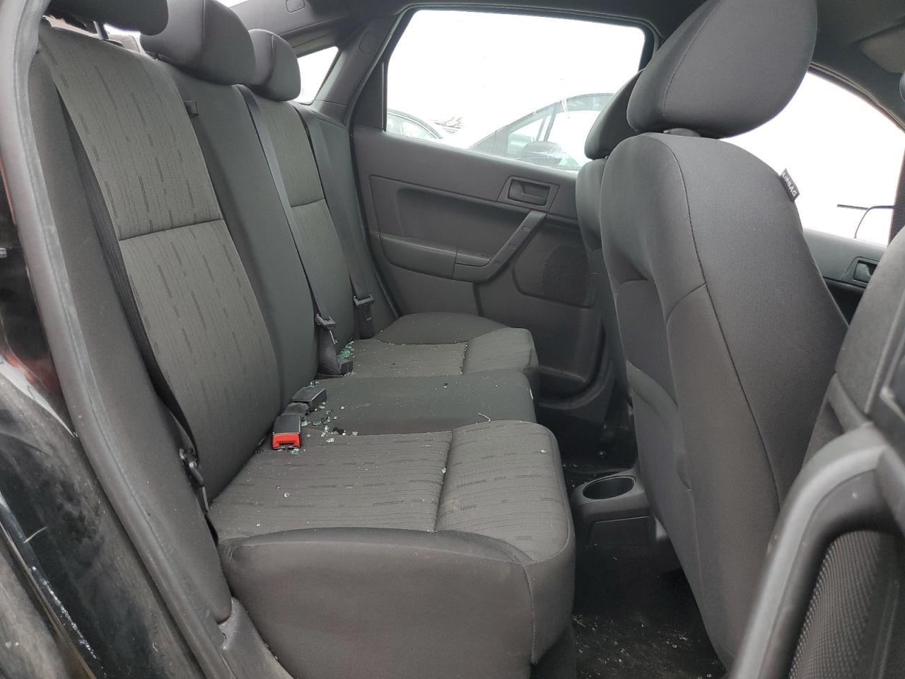 2010 Ford Focus - Image 10