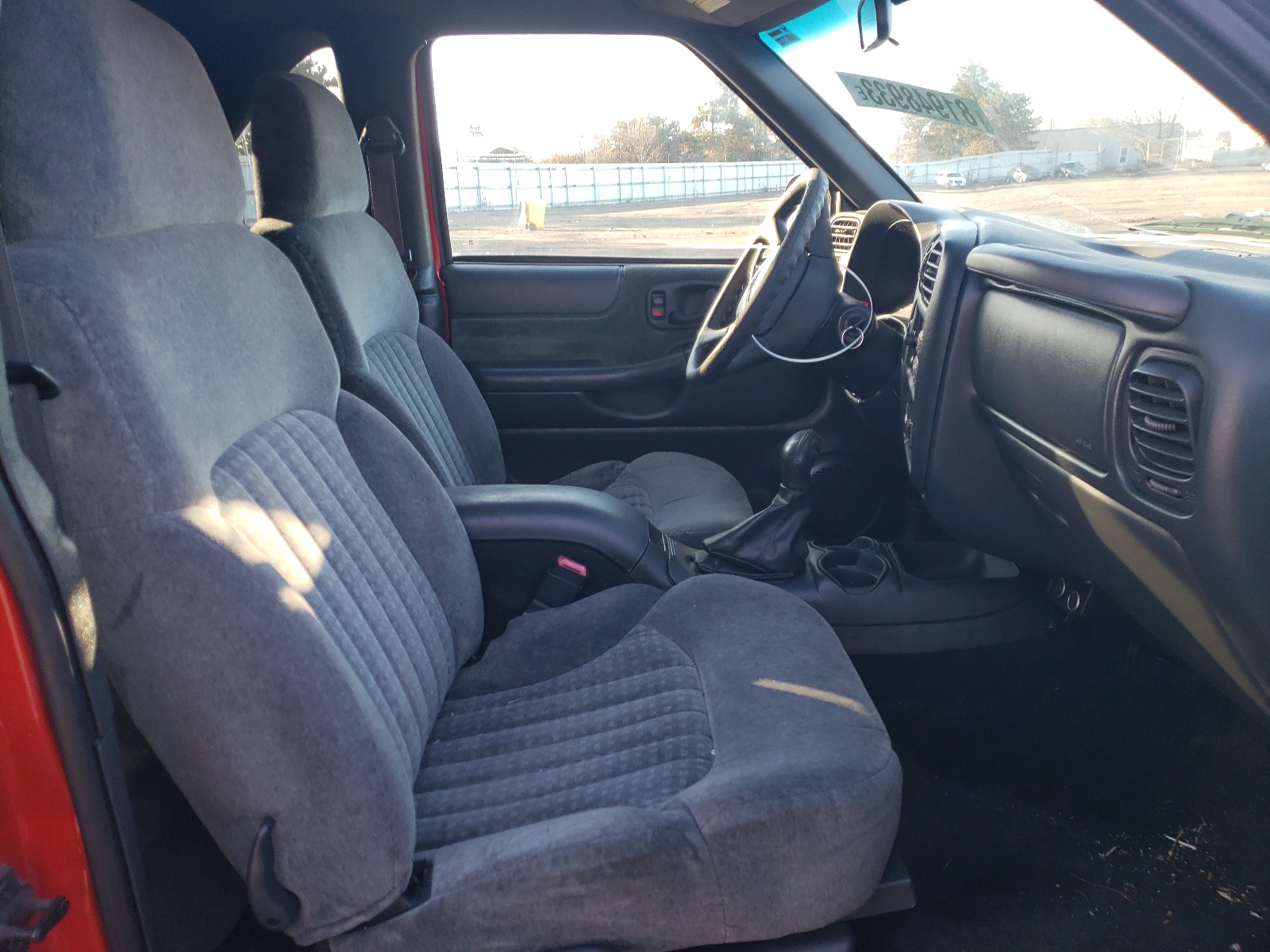 1GNCS18W82K145811 2002 Chevrolet Blazer