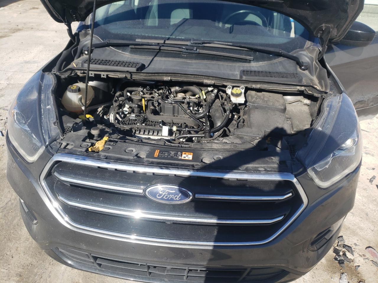 1FMCU0GD7KUC23122 2019 Ford Escape Se