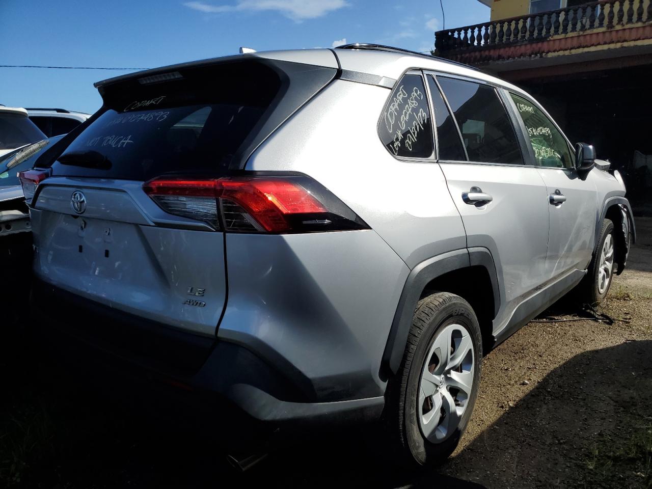 JTMF1RFV3KD034704 2019 Toyota Rav4 Le