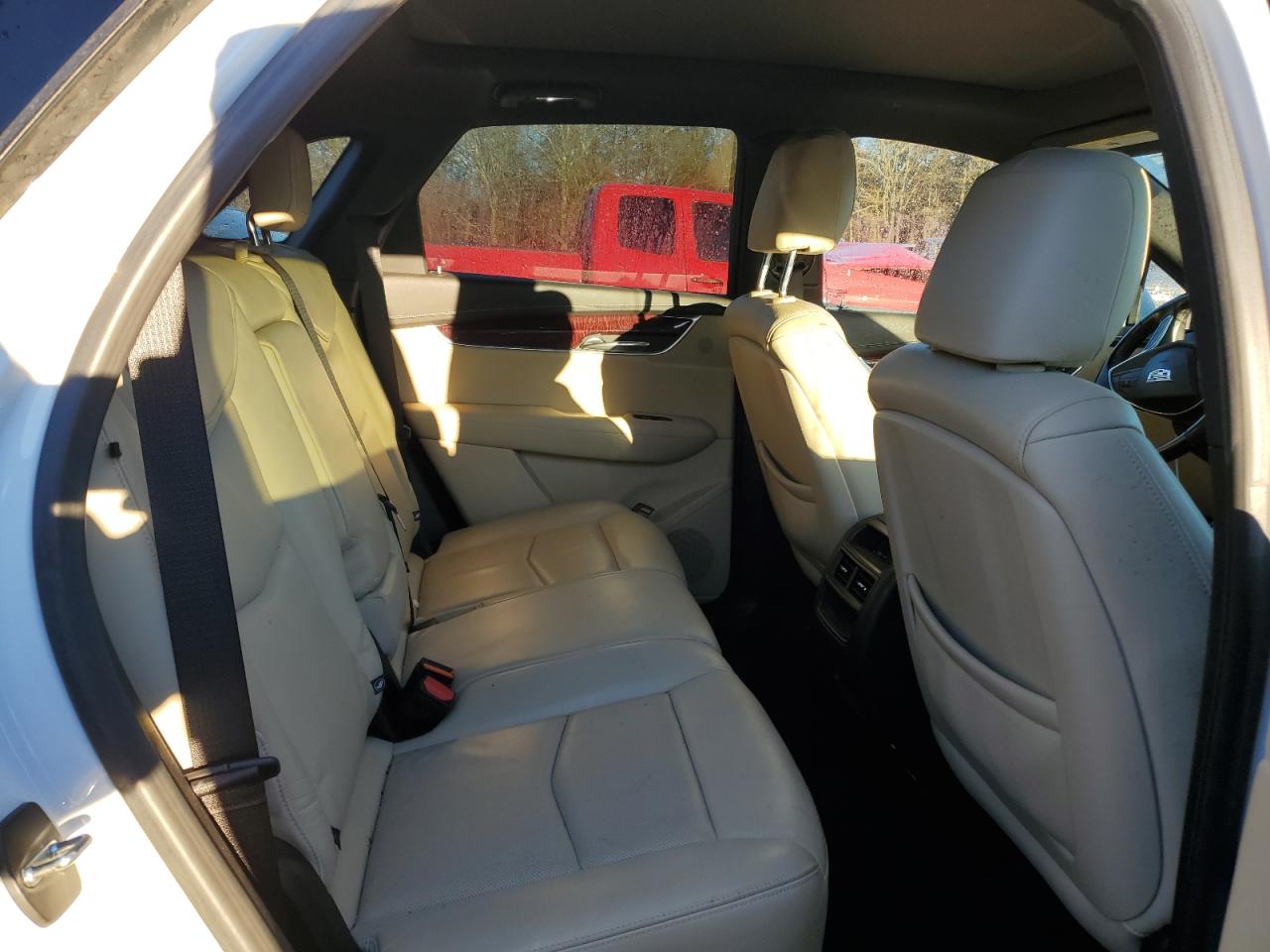 2018 Cadillac XT5 - Image 11