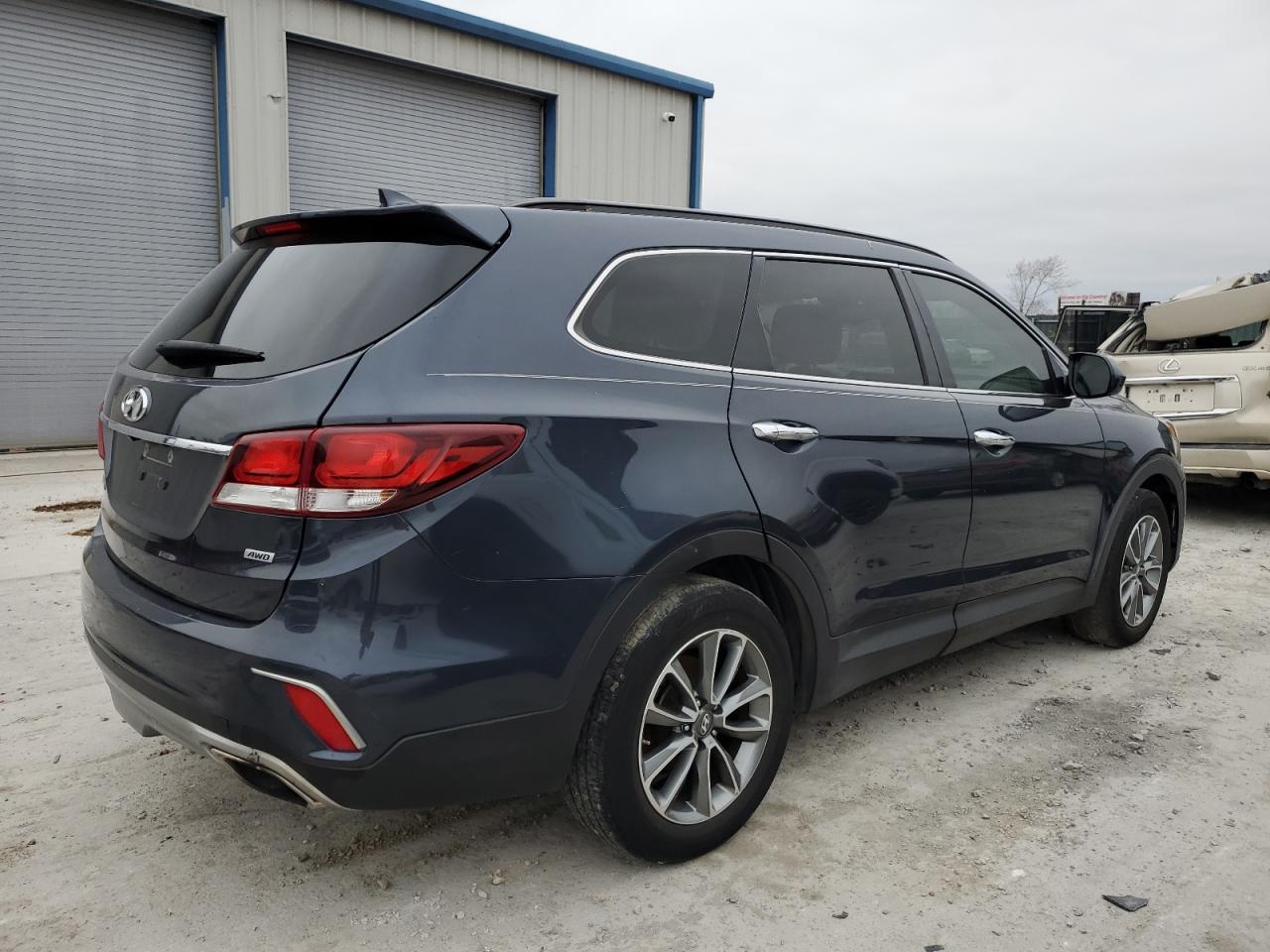 2017 Hyundai Santa Fe Se VIN: KM8SMDHF6HU175849 Lot: 79861203