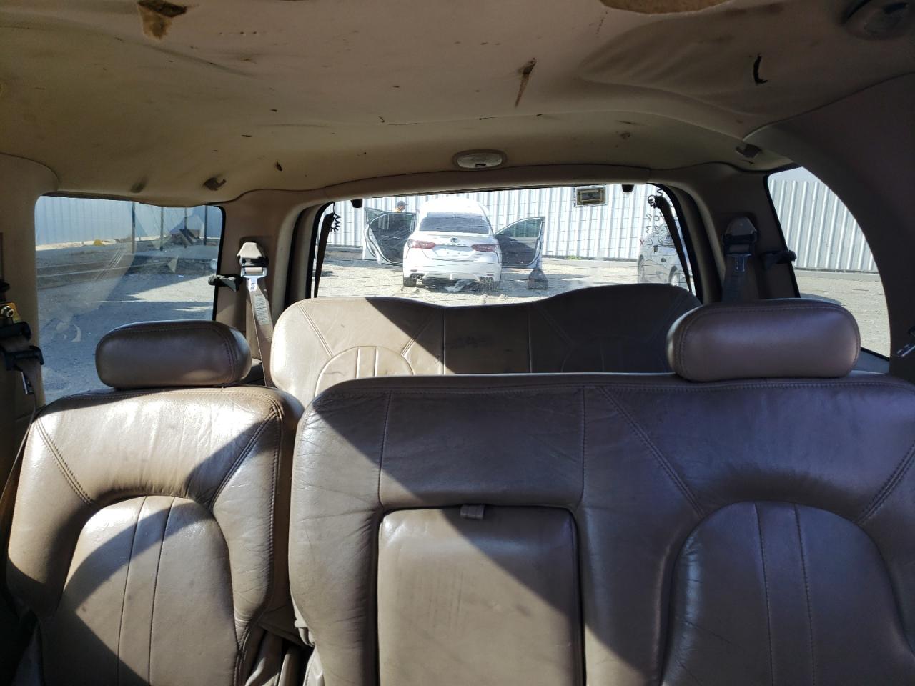 1998 Ford Expedition VIN: 1FMRU17L7WLA31217 Lot: 82147253