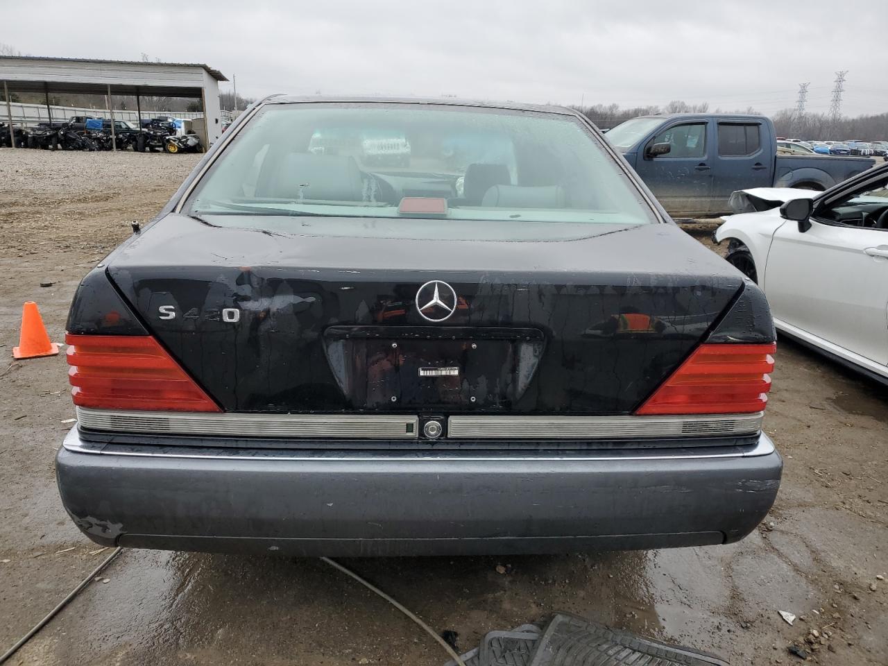 1994 Mercedes-Benz S 420 VIN: WDBGA43E1RA183733 Lot: 69675834