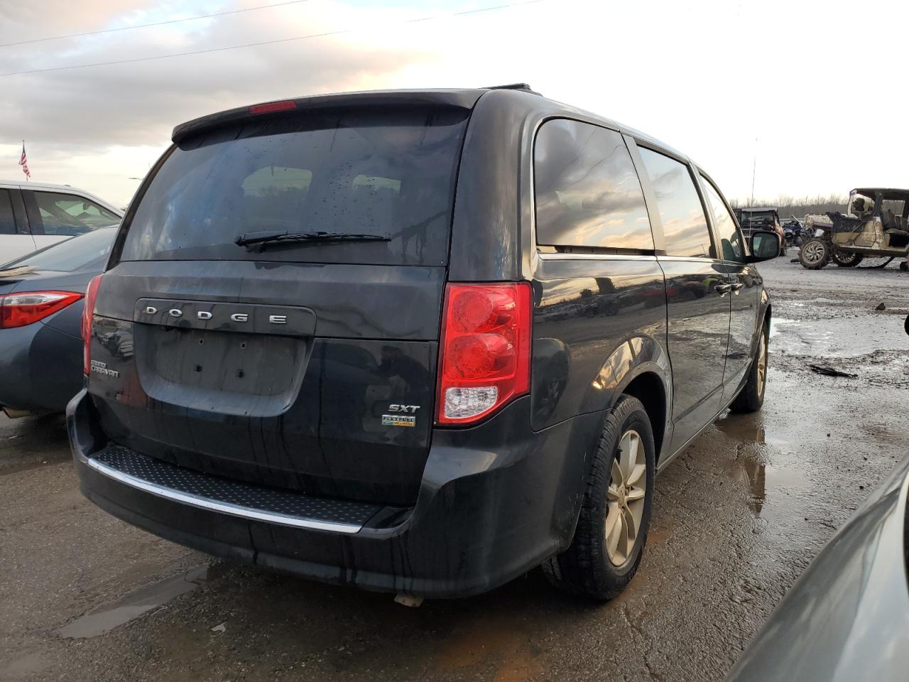 2018 Dodge Grand Caravan Sxt VIN: 2C4RDGCG9JR223464 Lot: 79449123