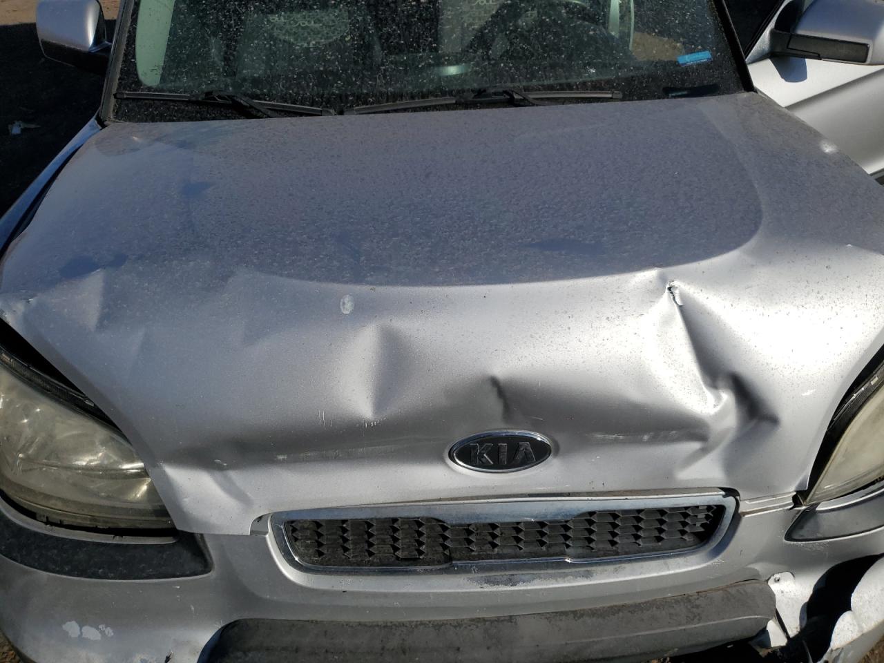 2011 Kia Soul + VIN: KNDJT2A2XB7707673 Lot: 80611993