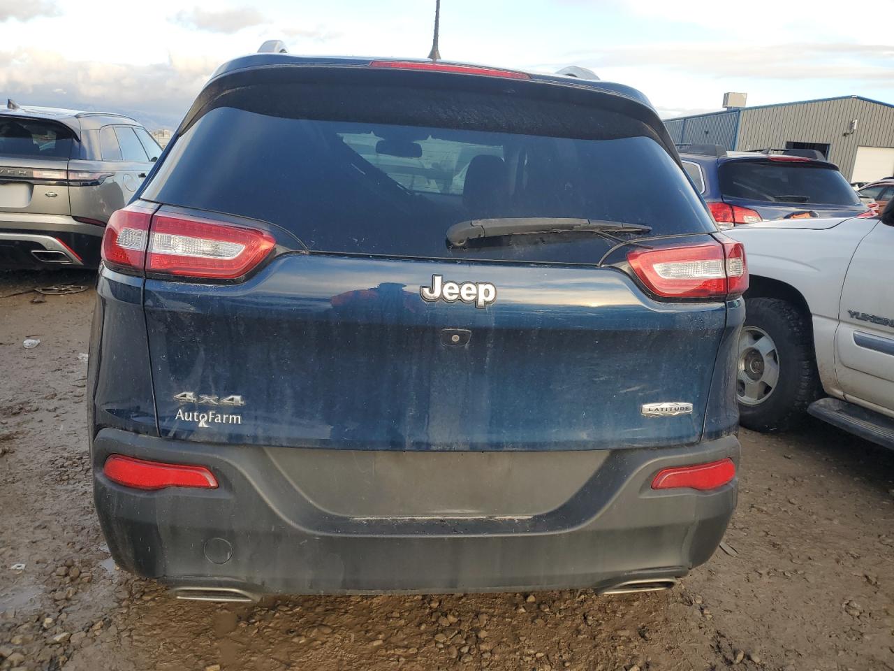 1C4PJMCX2JD575772 2018 Jeep Cherokee Latitude