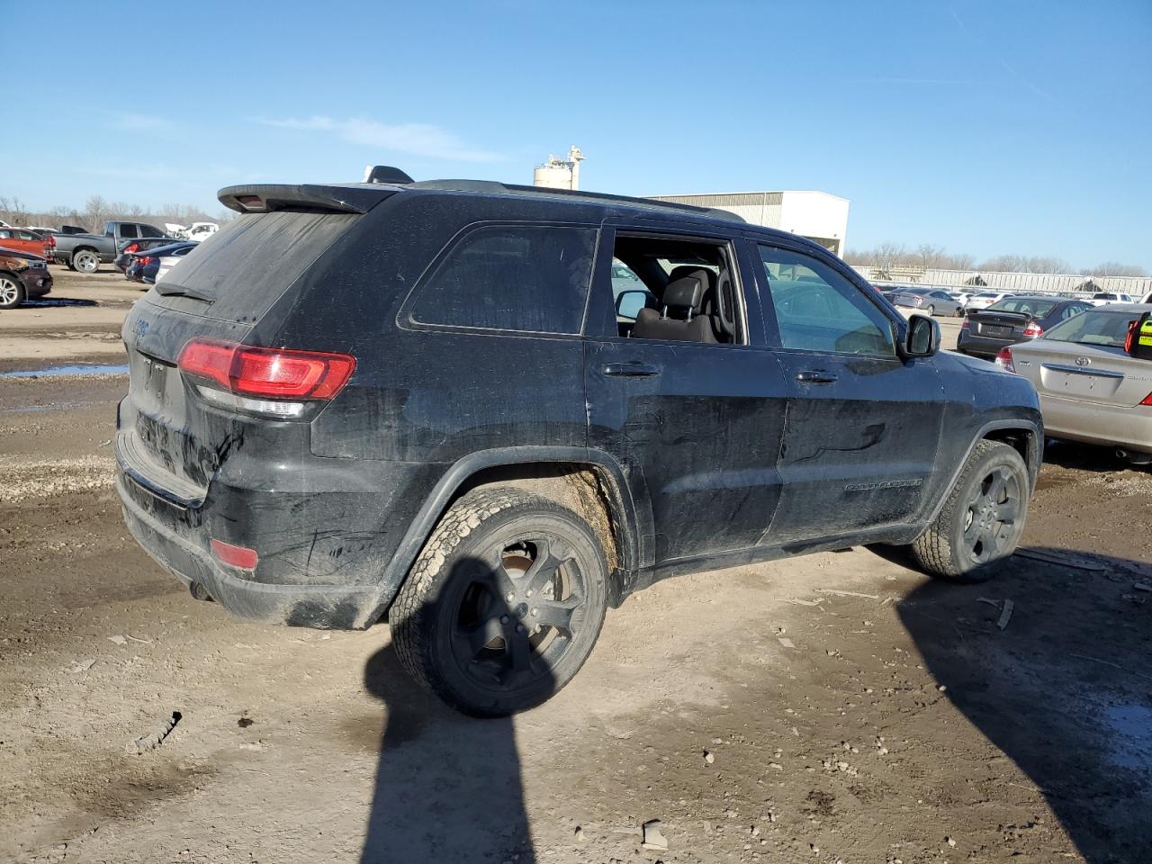 1C4RJFAG6JC377080 2018 Jeep Grand Cherokee Laredo