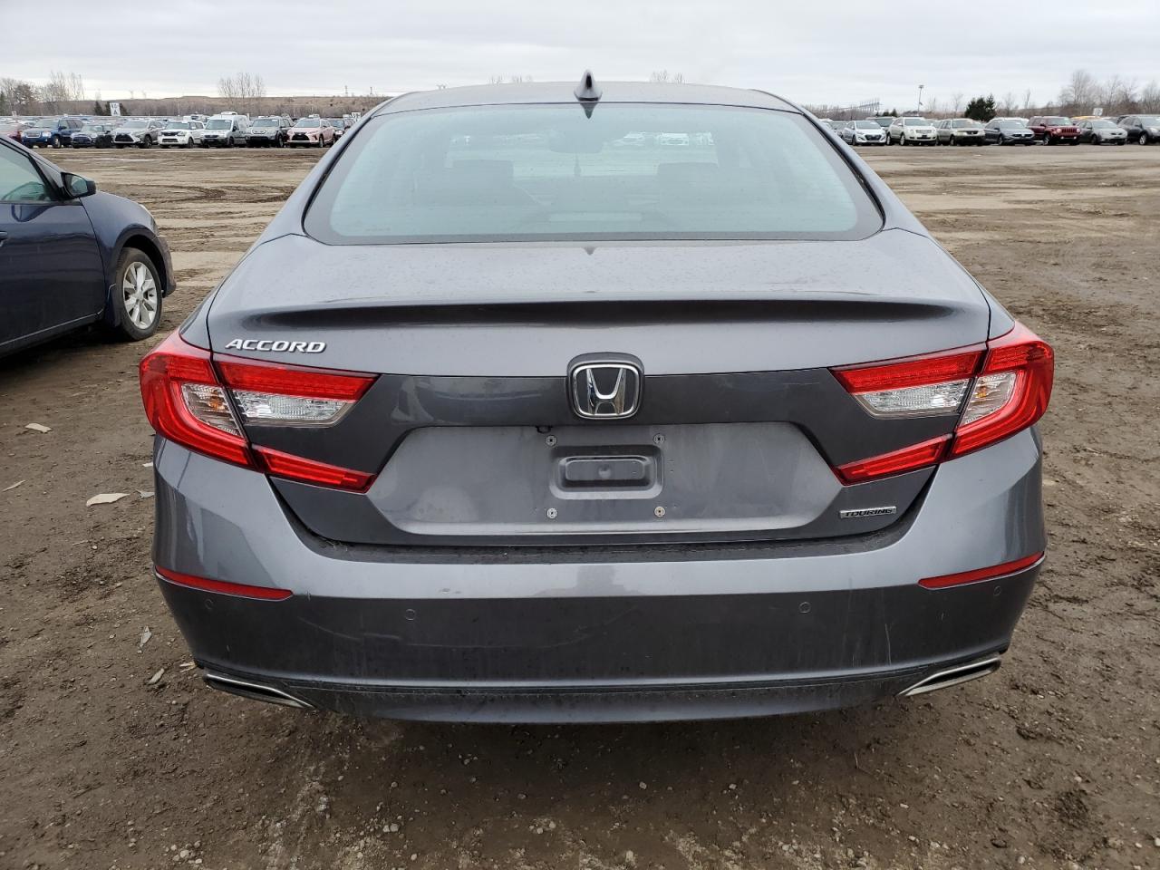 1HGCV1F97JA810880 2018 Honda Accord Touring