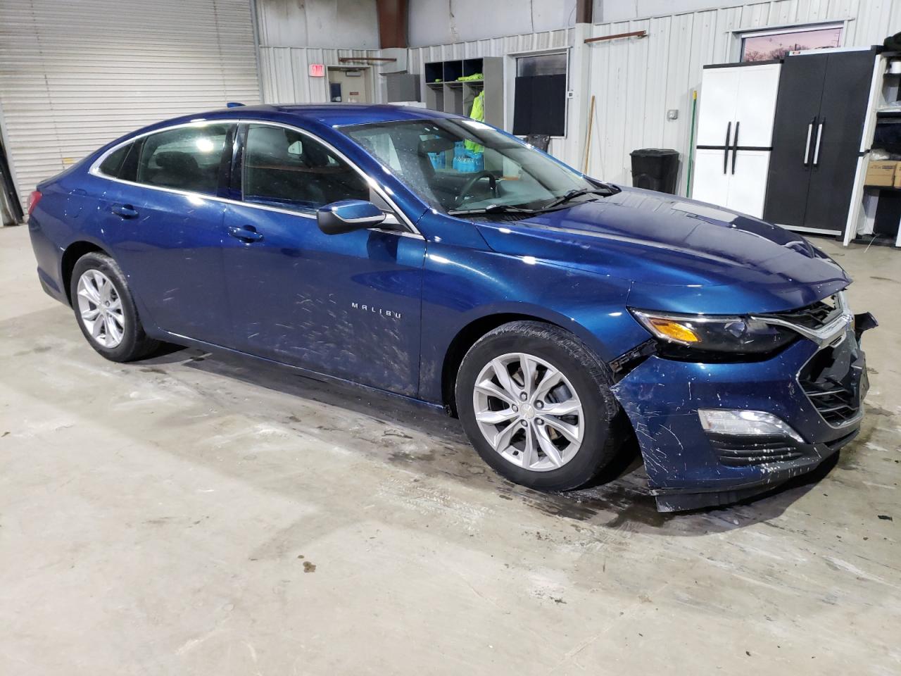 1G1ZD5ST2KF207238 2019 Chevrolet Malibu Lt