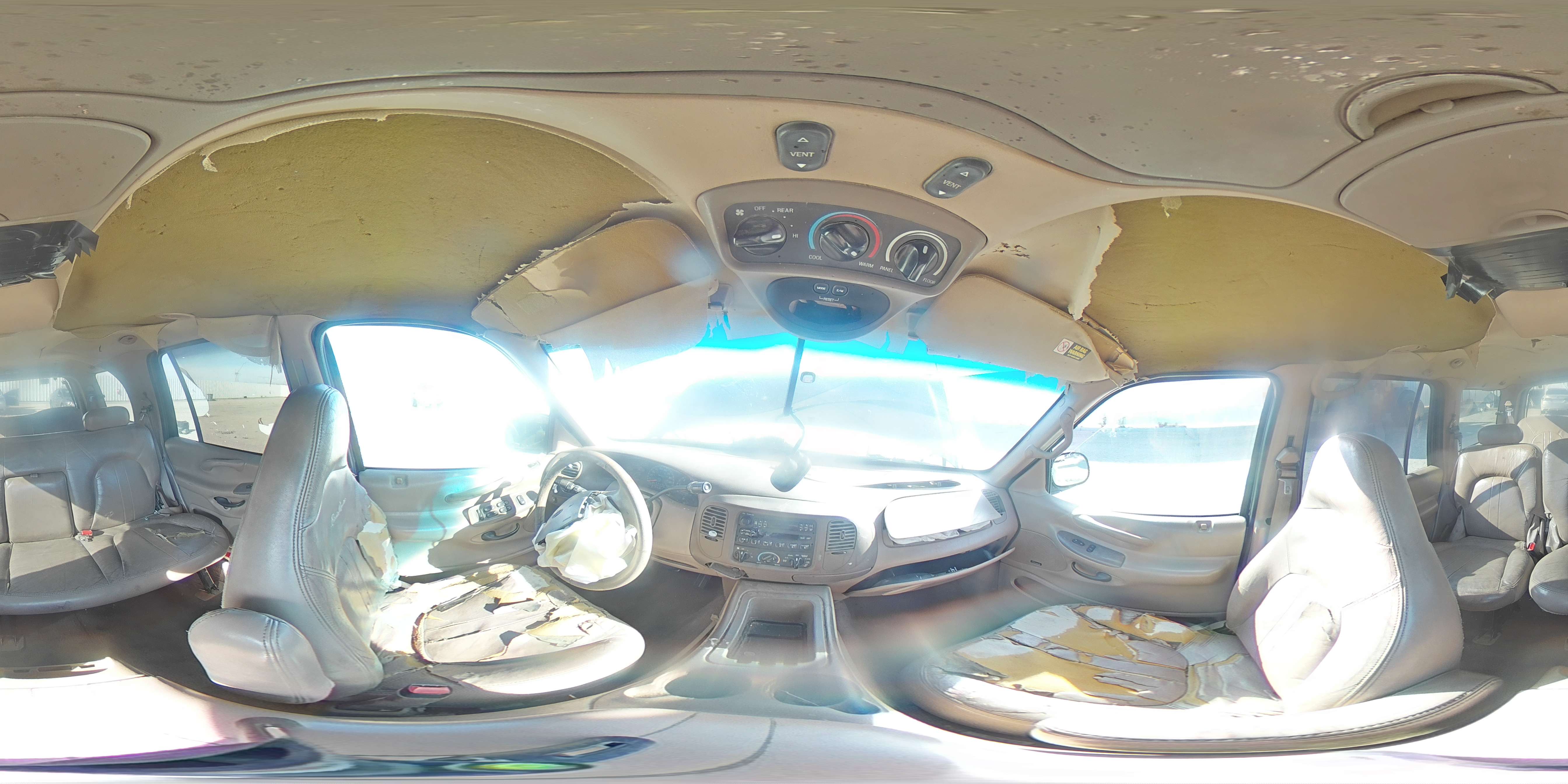 1998 Ford Expedition VIN: 1FMRU17L7WLA31217 Lot: 82147253