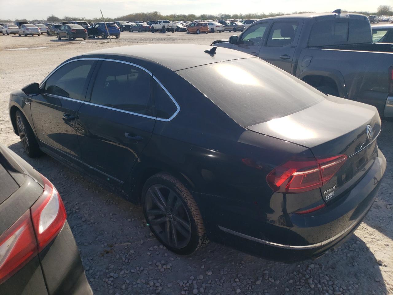 1VWDT7A31HC074741 2017 Volkswagen Passat R-Line