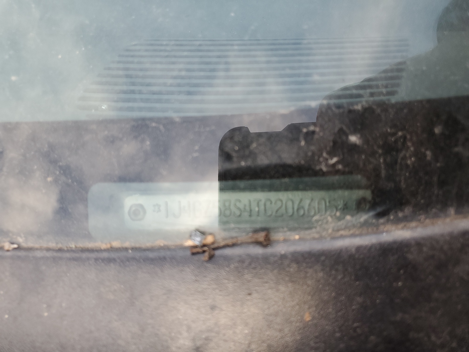 1J4GZ58S4TC206605 1996 Jeep Grand Cherokee Laredo