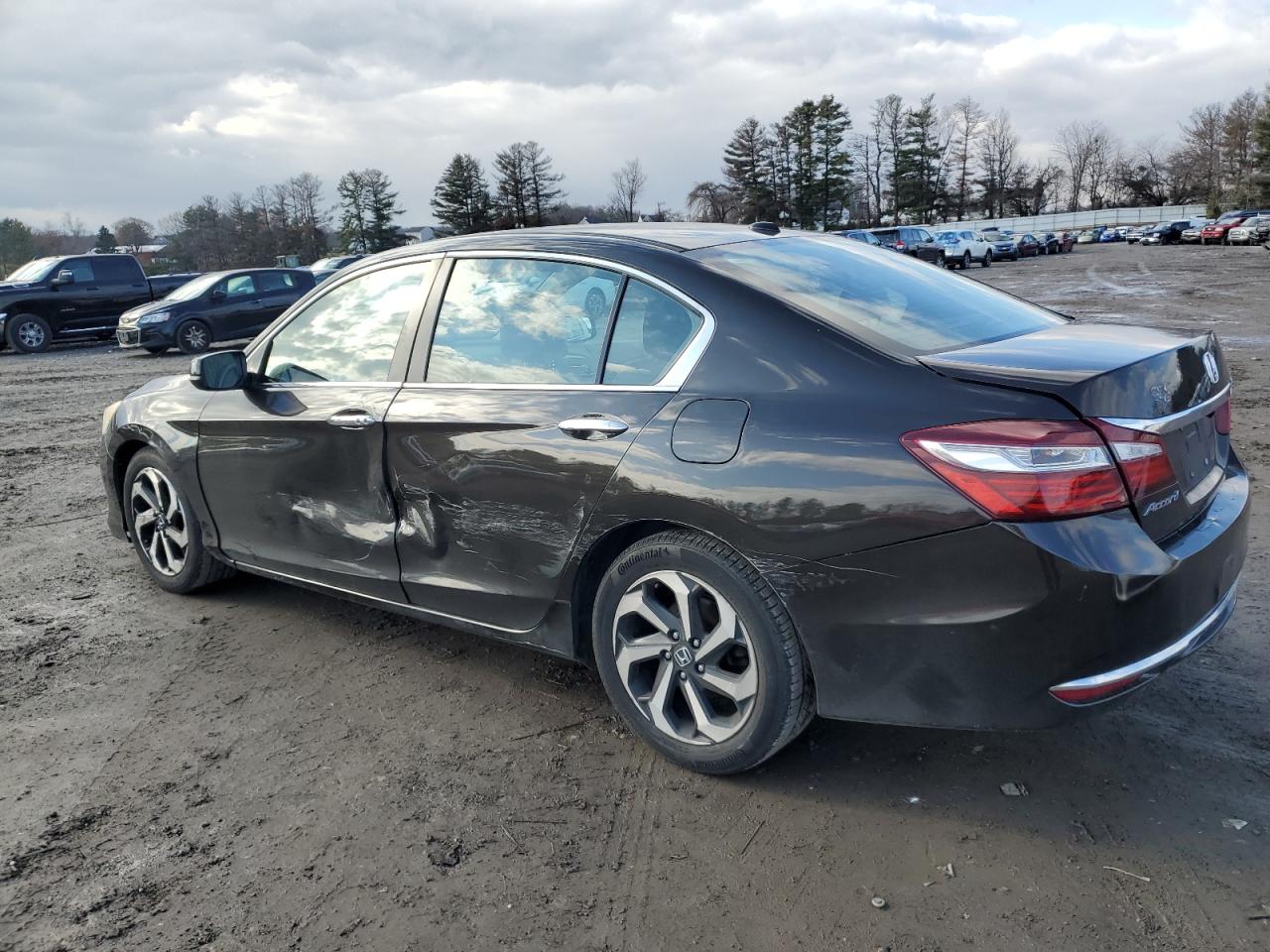 1HGCR2F72GA131956 2016 HONDA ACCORD - Image 2