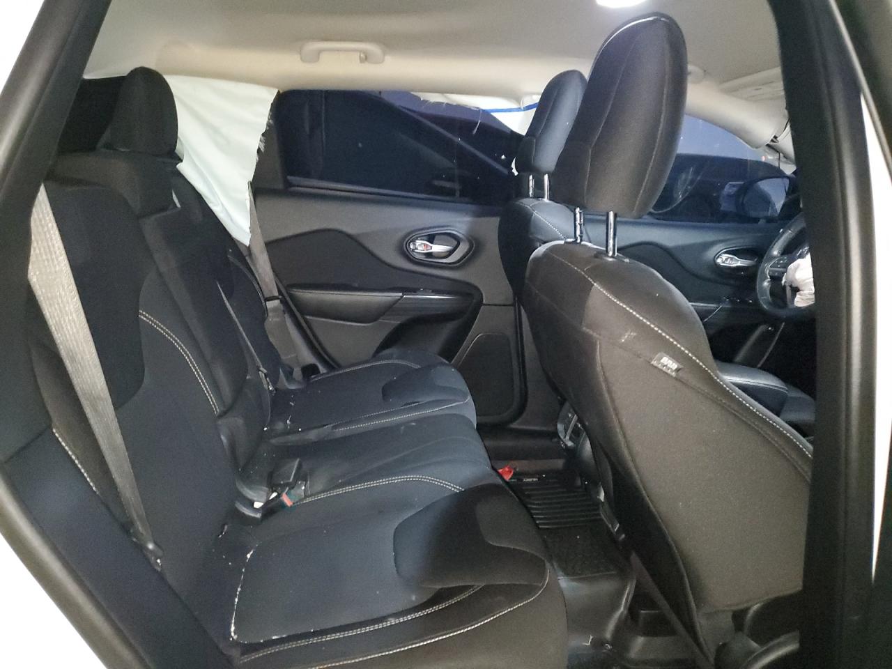 2015 Jeep Cherokee Latitude VIN: 1C4PJMCBXFW749118 Lot: 79553413