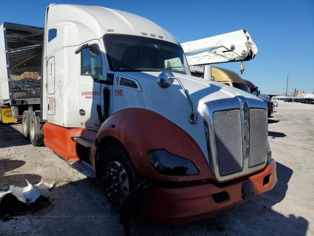 2016 Kenworth Construction T680