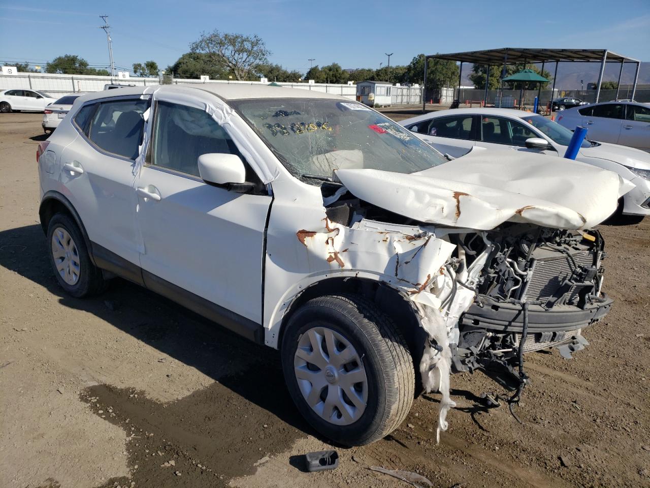 VIN JN1BJ1CP8KW218758 2019 NISSAN ROGUE no.4