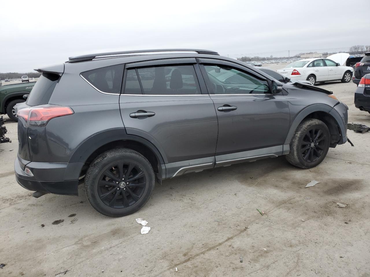 2T3RFREV4JW777826 2018 Toyota Rav4 Adventure