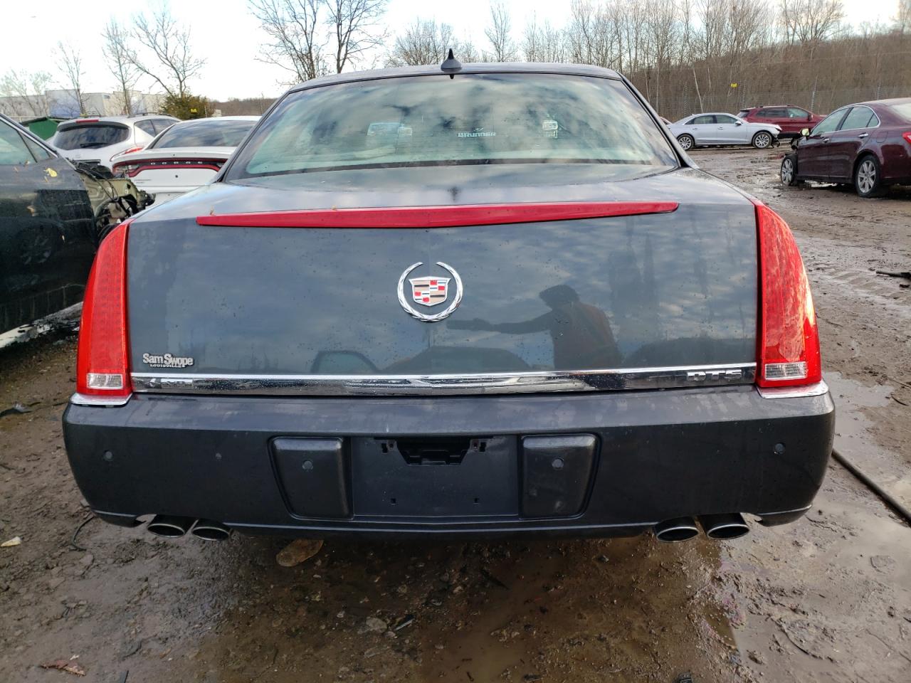 2011 Cadillac Dts Luxury Collection VIN: 1G6KD5E61BU138975 Lot: 81814173