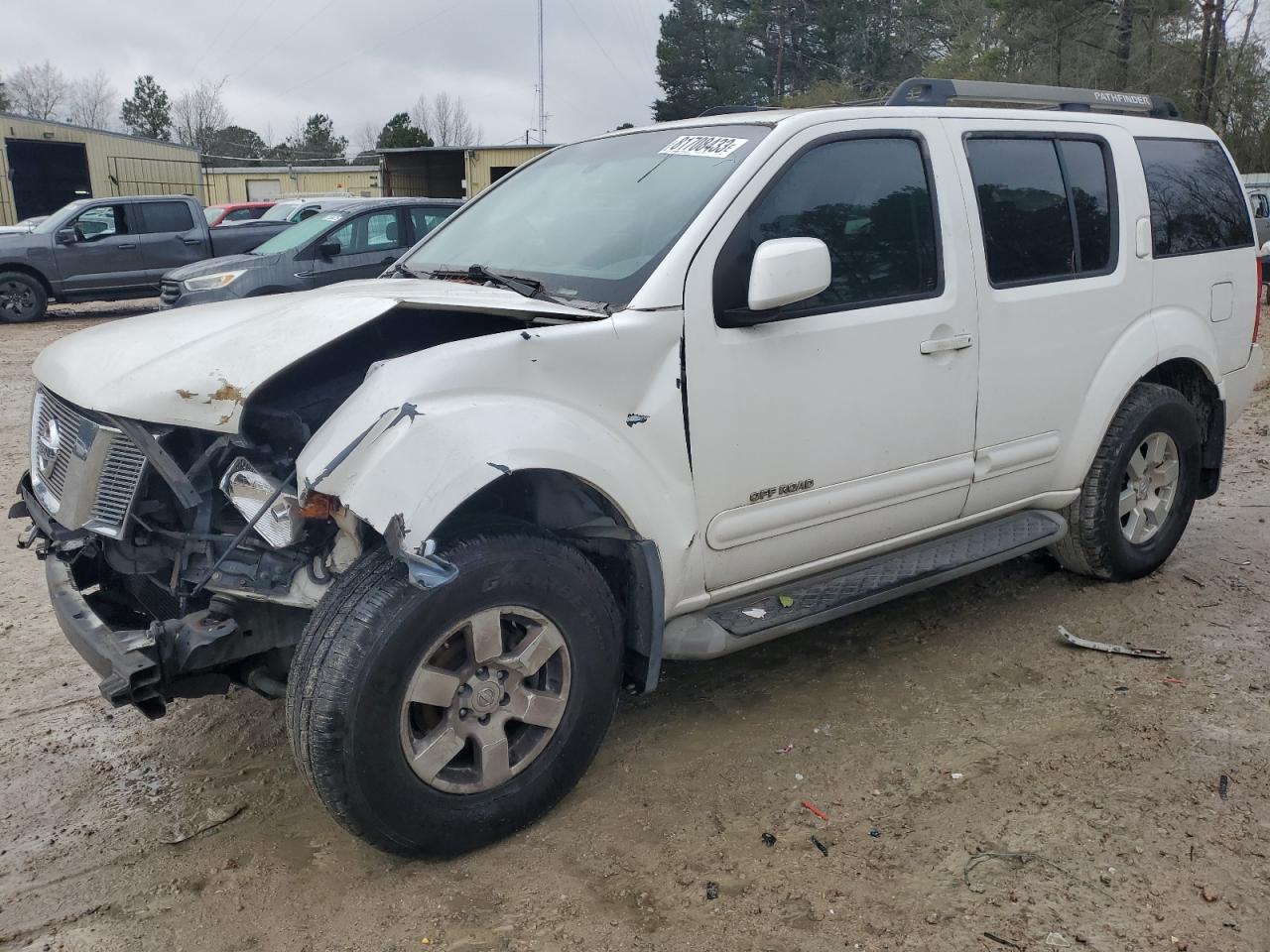 2005 Nissan Pathfinder Le for Sale in Knightdale, NC - Front End