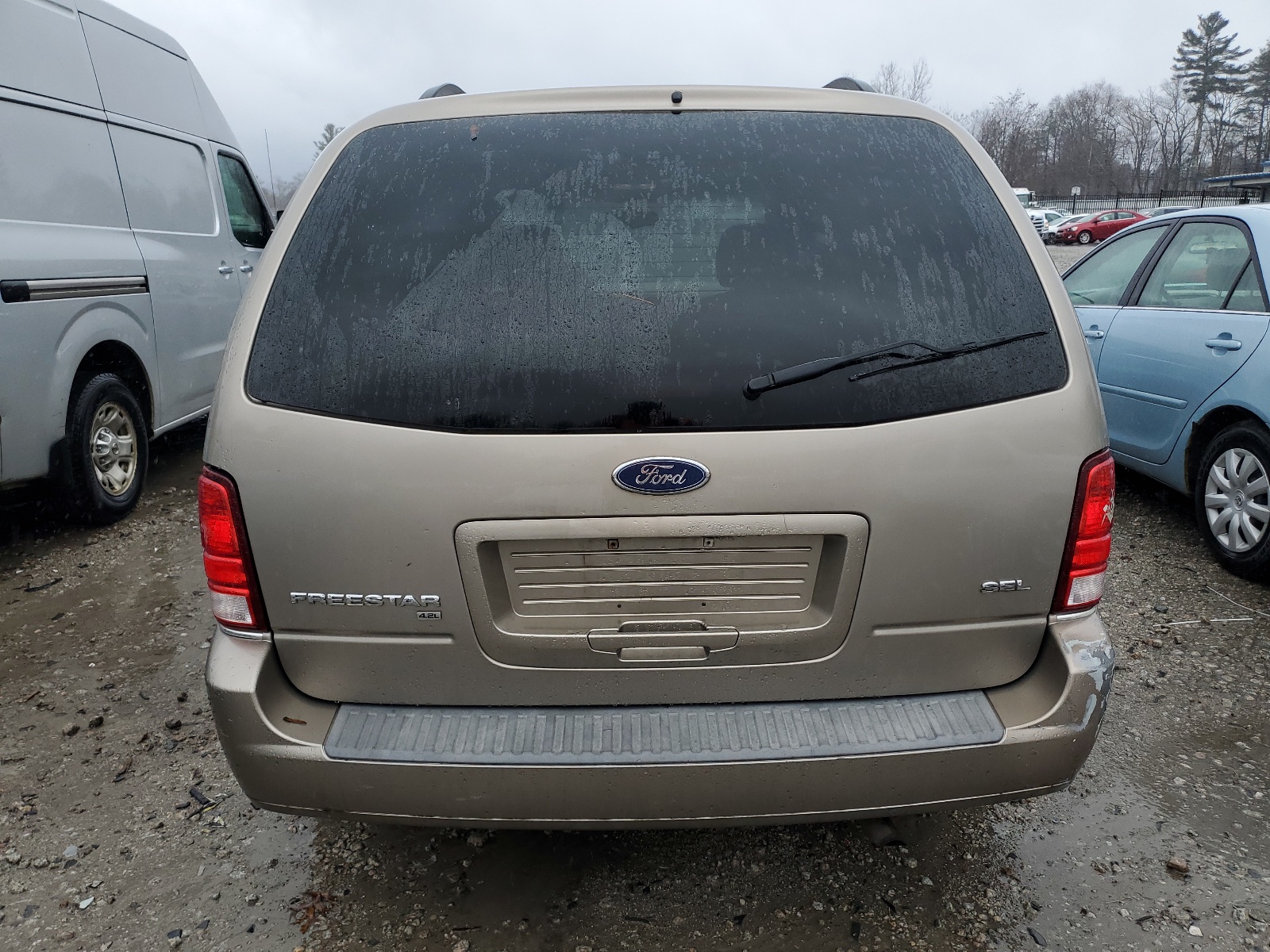2FMZA52224BA27846 2004 Ford Freestar Sel