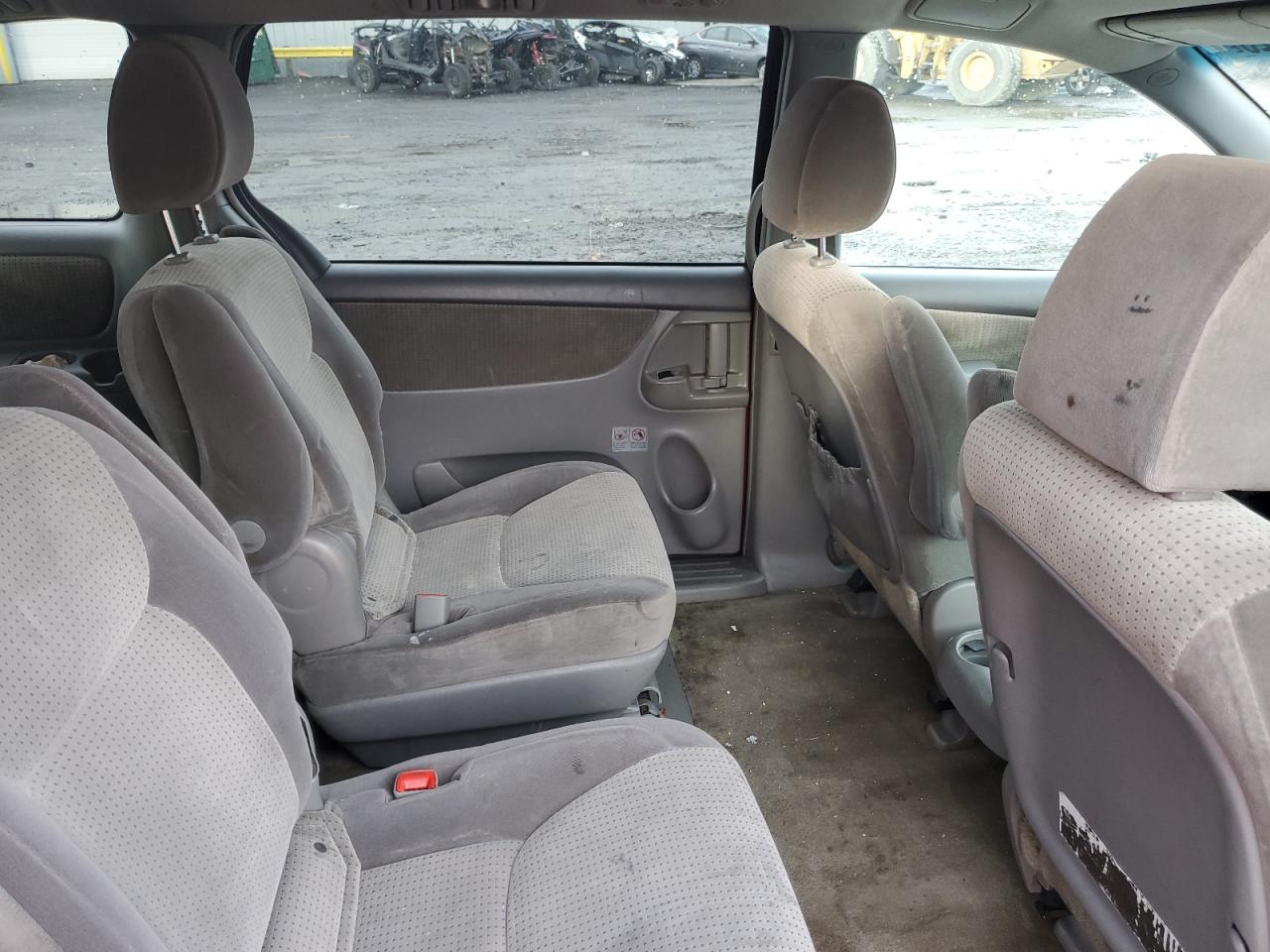 2009 Toyota Sienna - Image 10