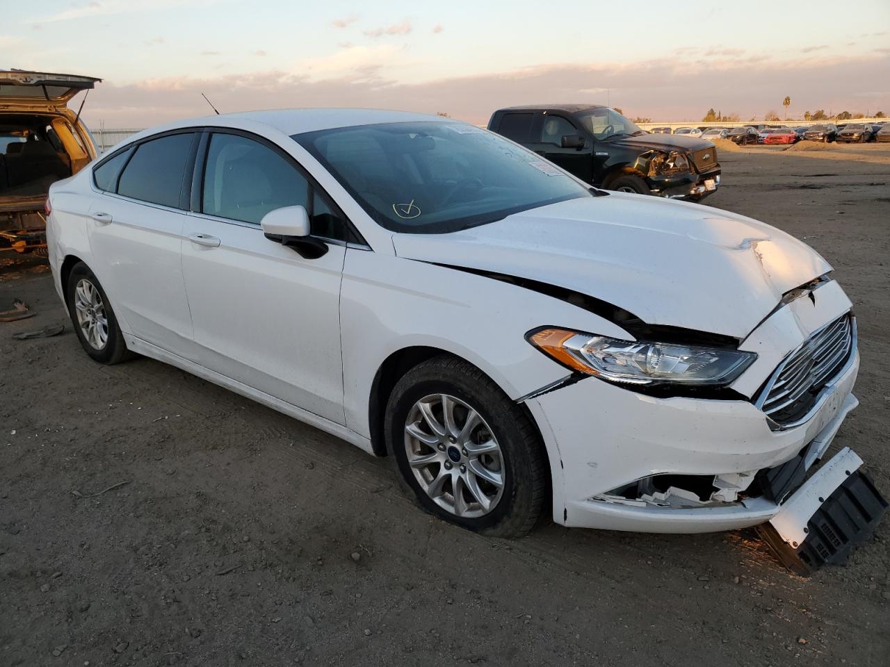 VIN 3FA6P0G73JR204565 2018 FORD FUSION no.4