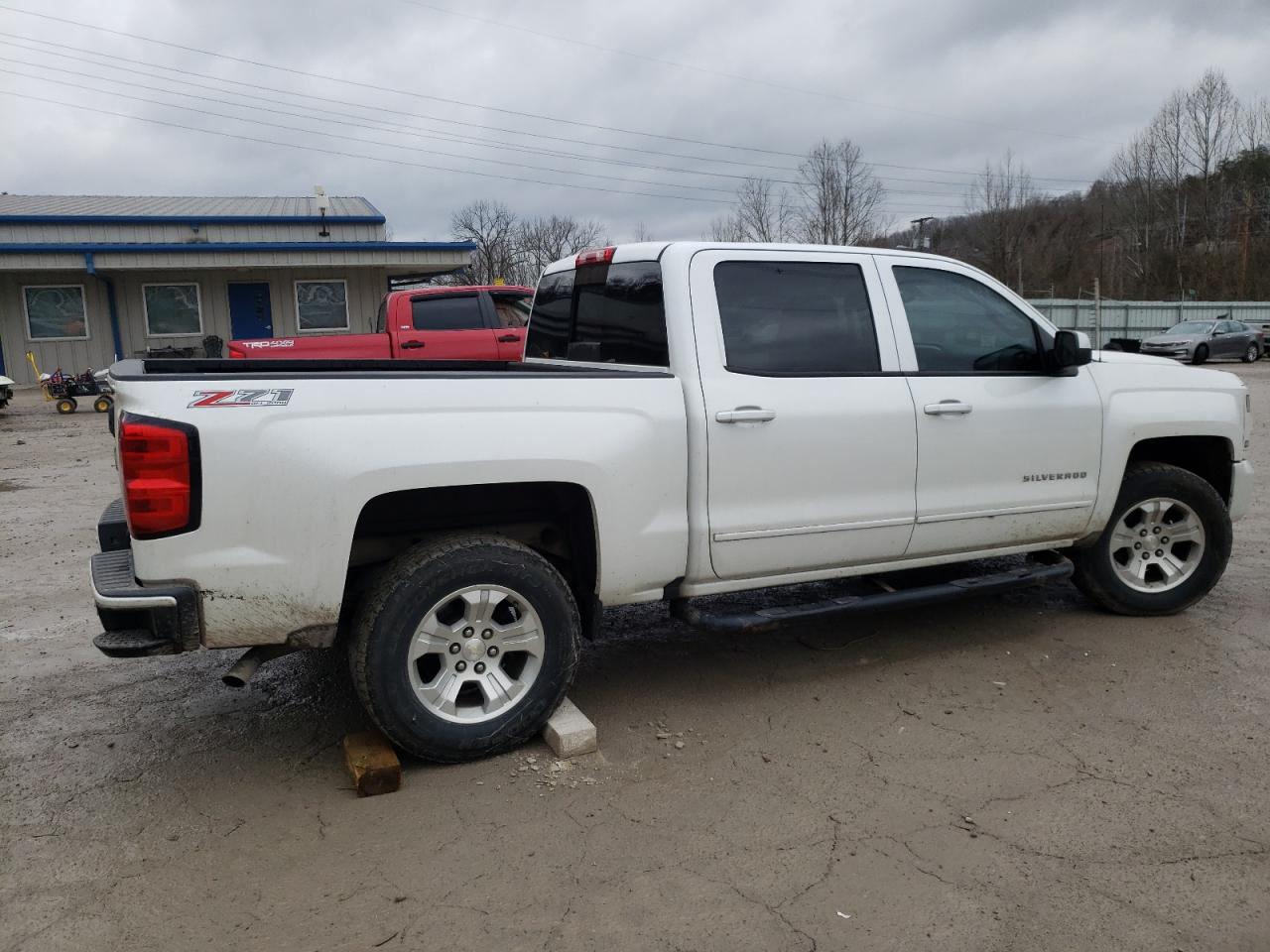 2017 Chevrolet Silverado K1500 Lt VIN: 3GCUKREC6HG213125 Lot: 82270493