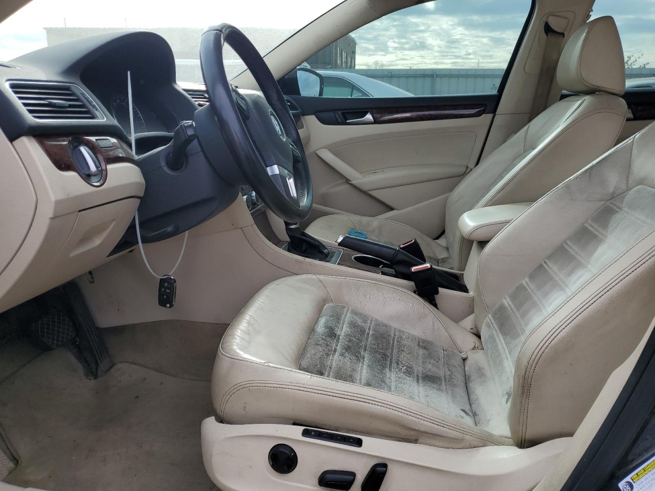 2013 Volkswagen Passat Sel VIN: 1VWCN7A30DC065349 Lot: 80077033