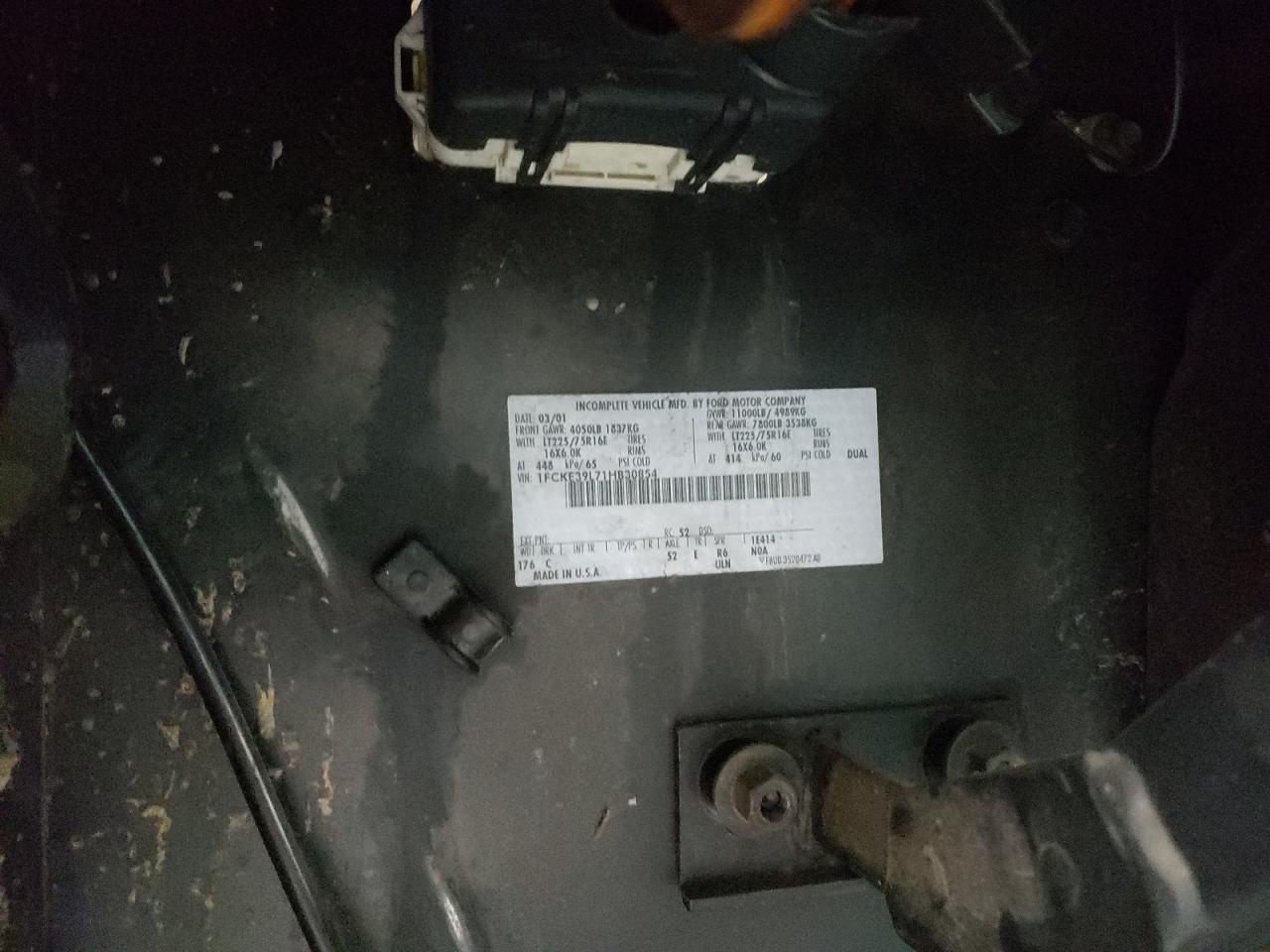 2001 Ford Econoline E350 Super Duty Stripped Chassis VIN: 1FCKE39L71HB30854 Lot: 80856933