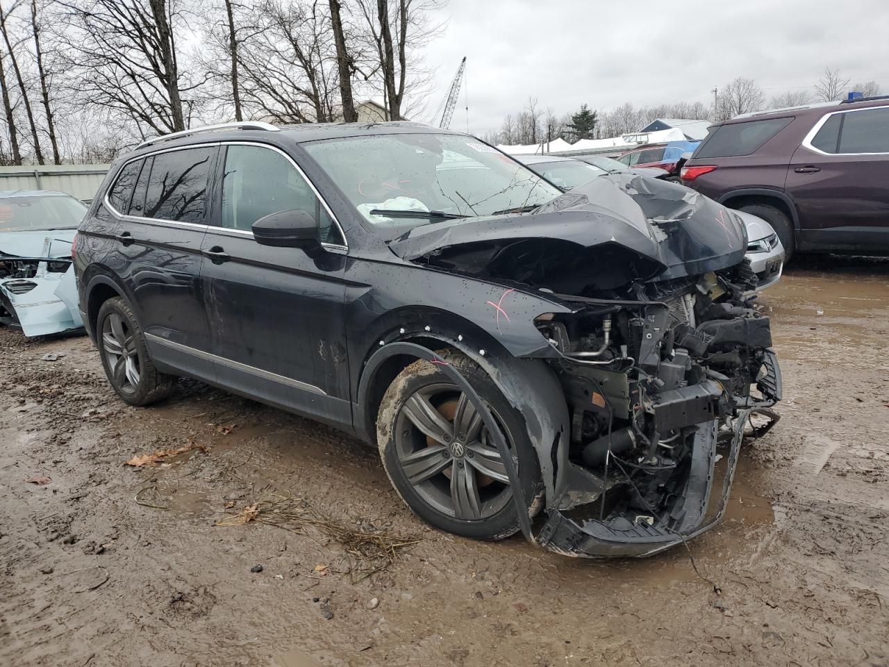 3VV4B7AX9JM180403 2018 Volkswagen Tiguan Sel Premium