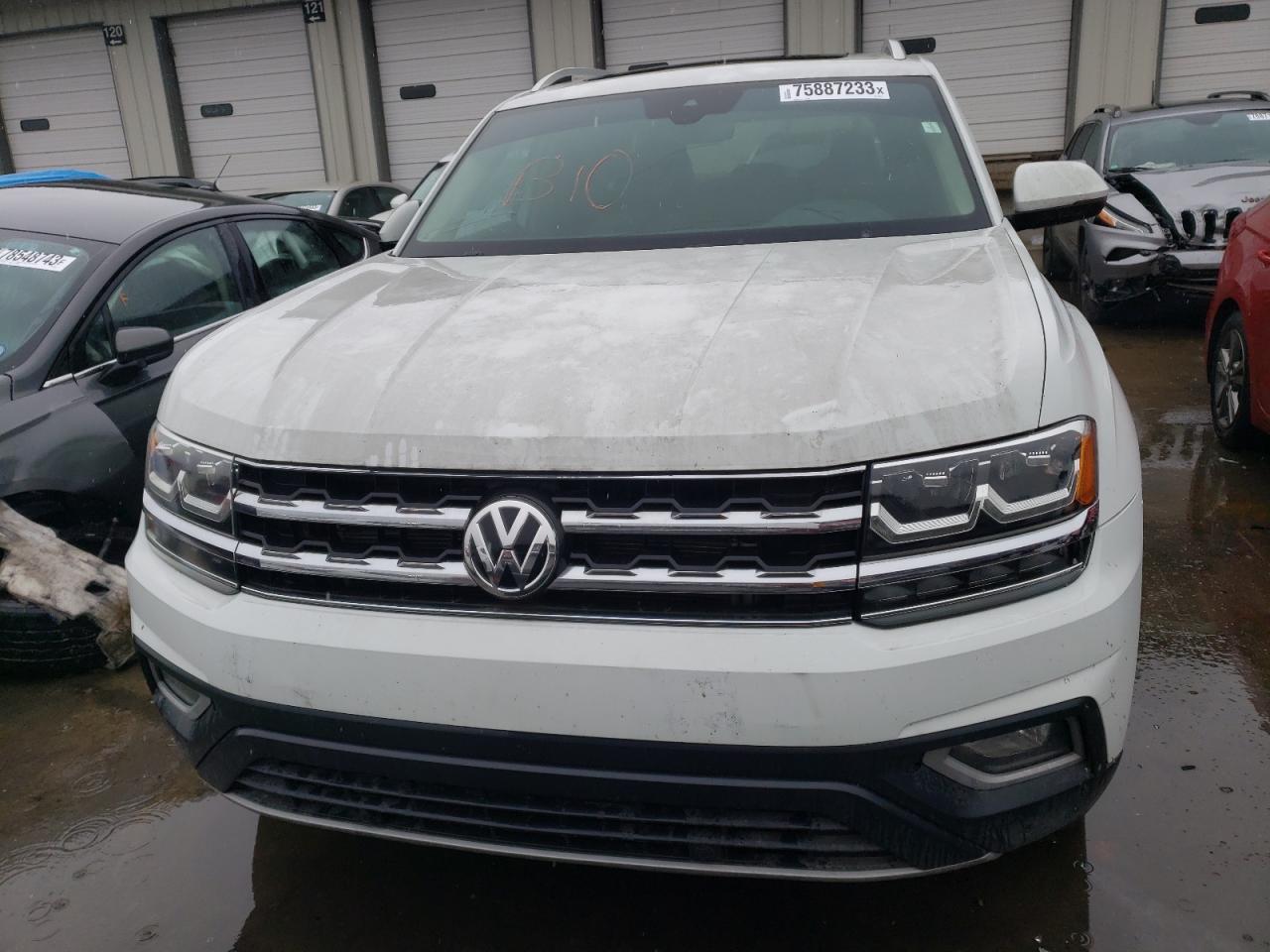 1V2MR2CAXJC502813 2018 Volkswagen Atlas Sel