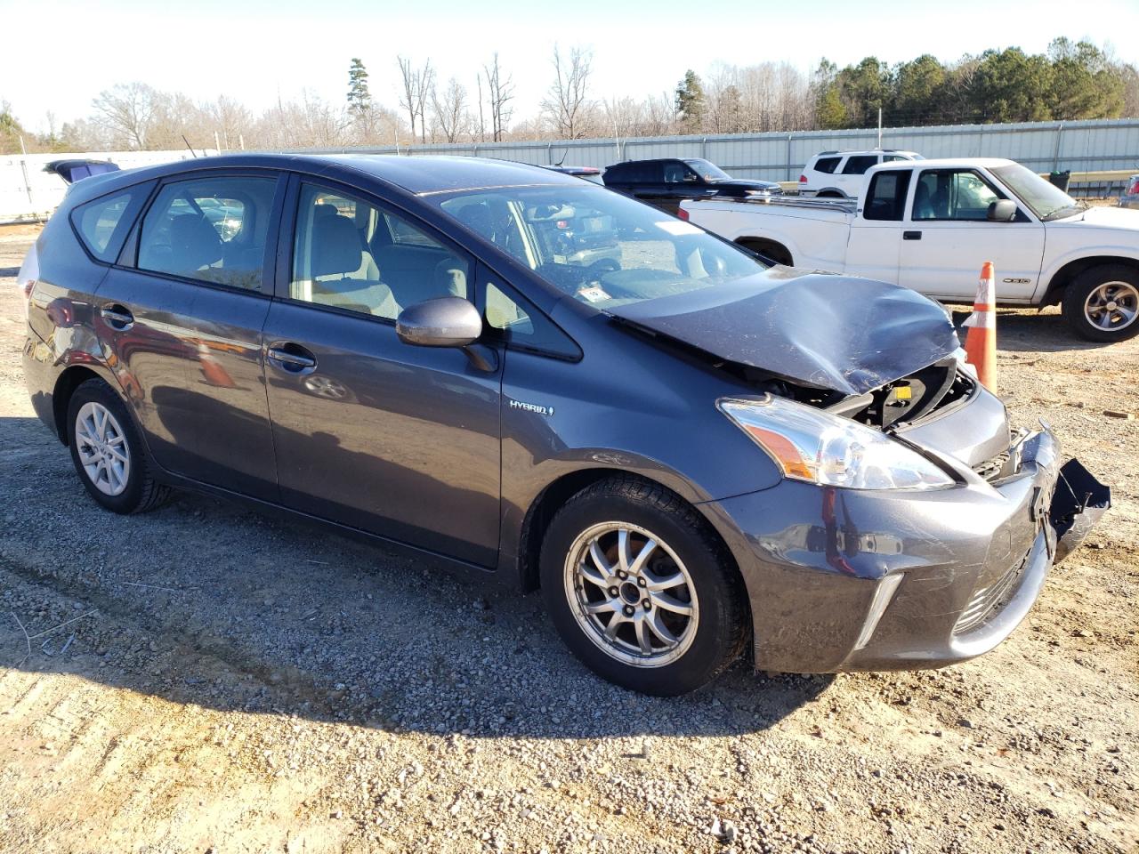 JTDZN3EU6EJ001094 2014 Toyota Prius V