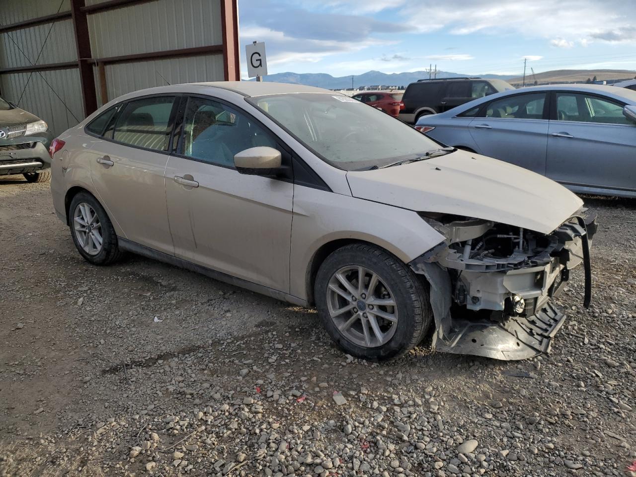 2018 Ford Focus Se VIN: 1FADP3F24JL327269 Lot: 81620043