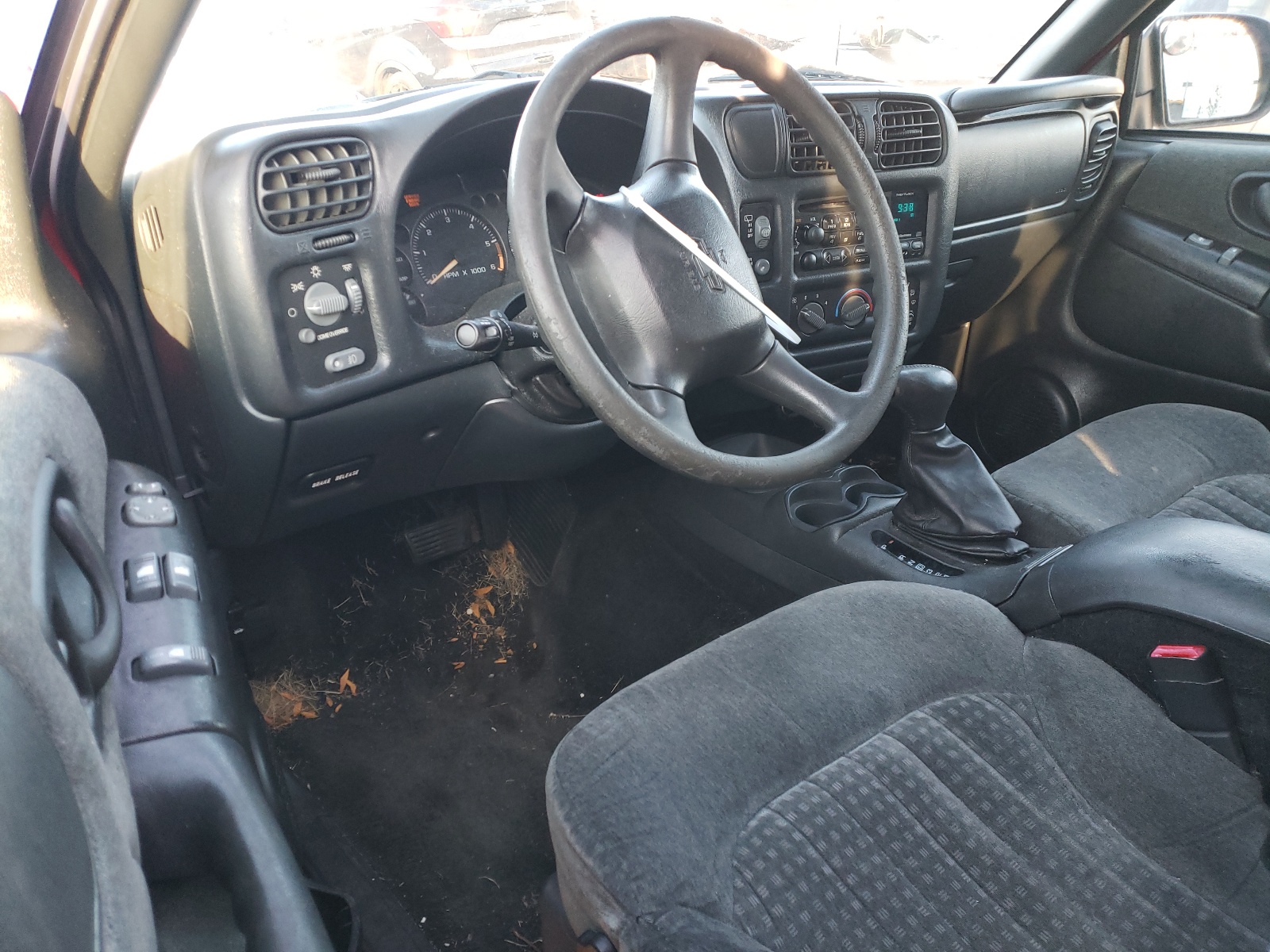 1GNCS18W82K145811 2002 Chevrolet Blazer