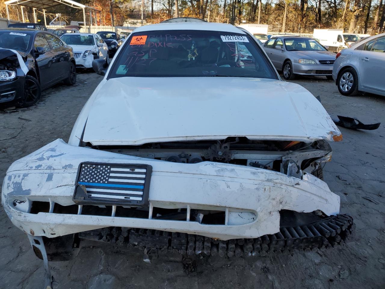 2005 Ford Crown Victoria - Image 5