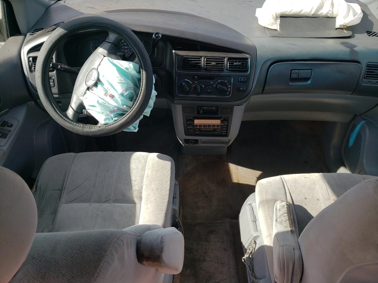 2000 Toyota Sienna Ce VIN: 4T3ZF19C0YU239449 Lot: 60985805