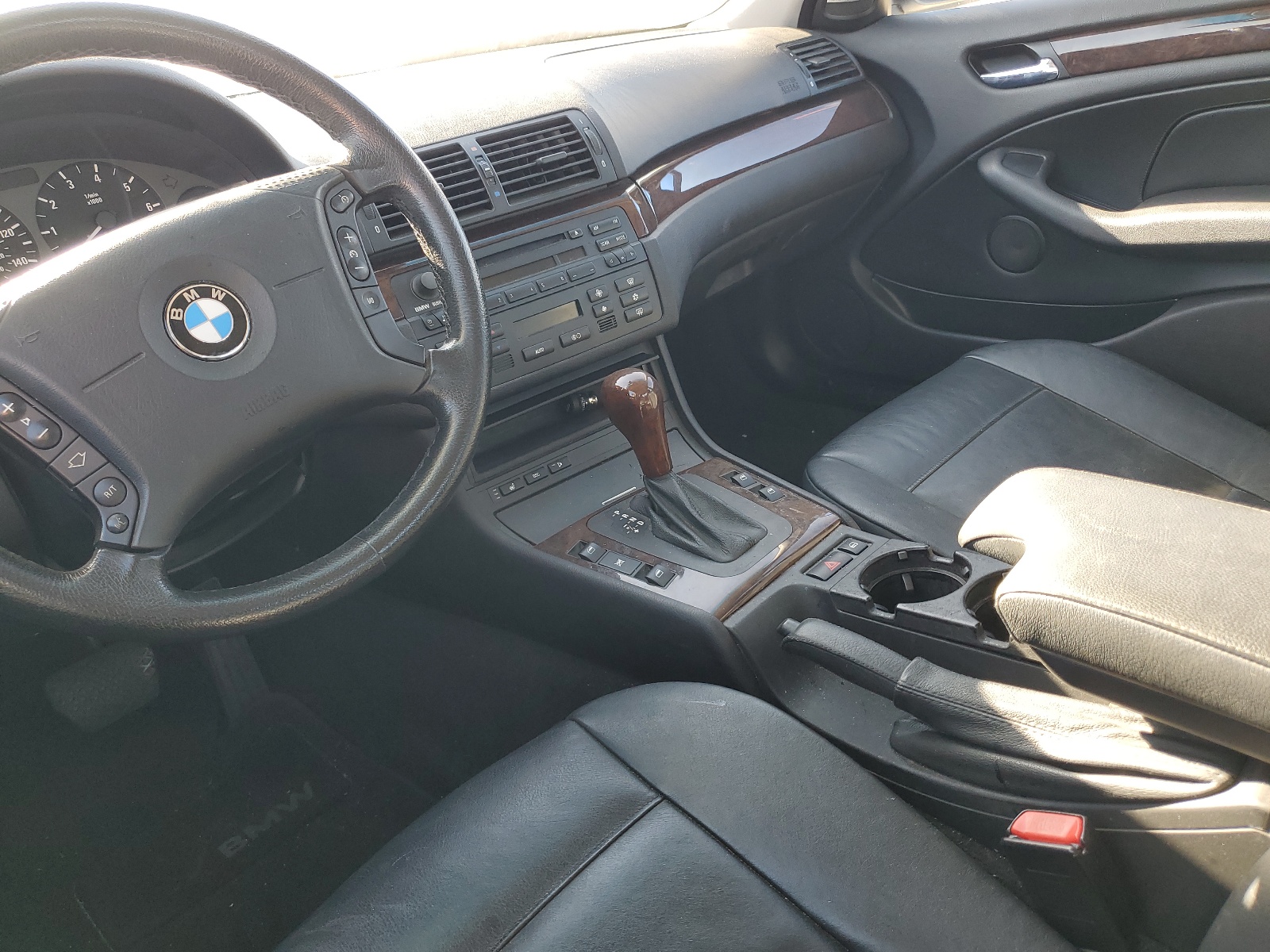 WBAET37453NJ38905 2003 BMW 325 I