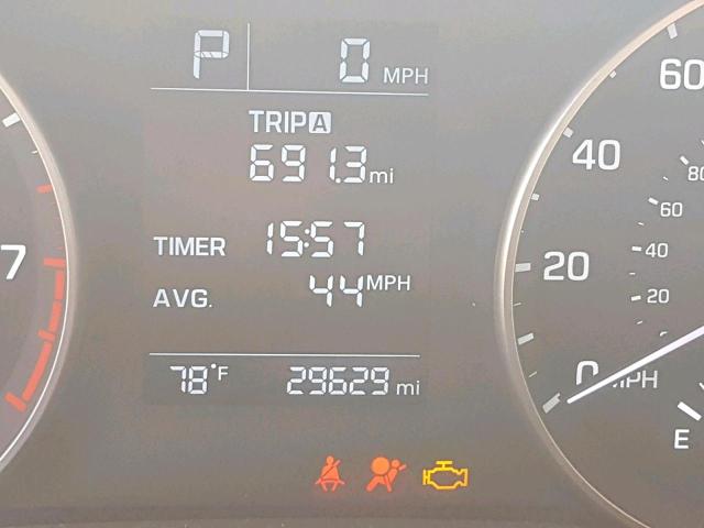 Седани HYUNDAI ELANTRA 2017 Сріблястий