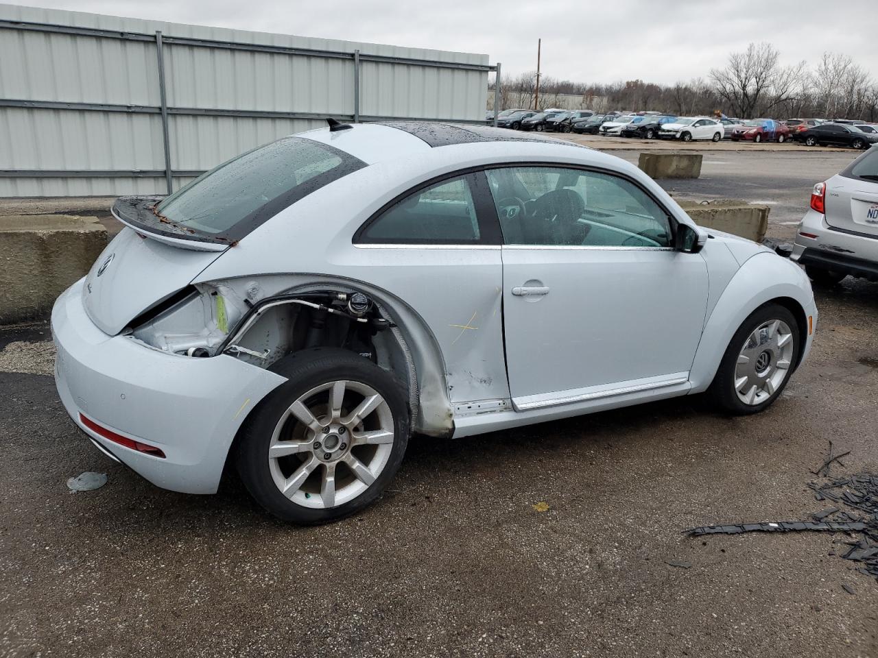 3VWJD7AT0JM726611 2018 Volkswagen Beetle Se