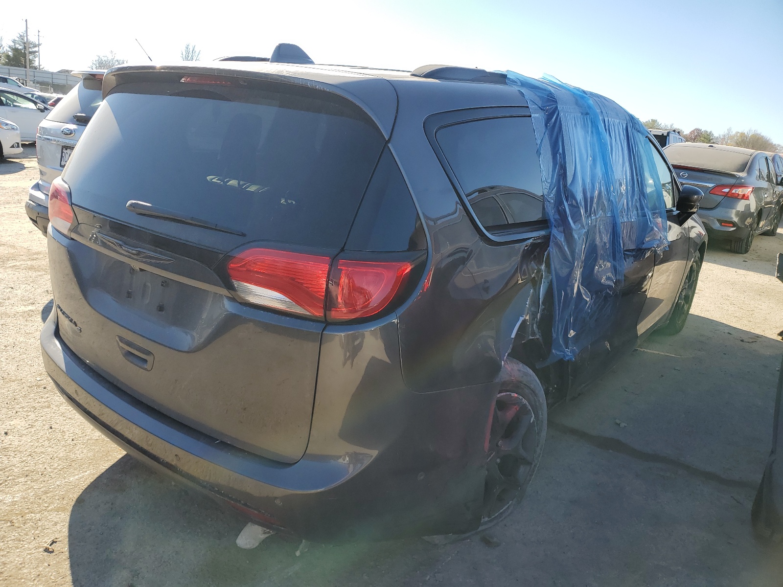 2019 Chrysler Pacifica Touring L Plus vin: 2C4RC1EG2KR588373