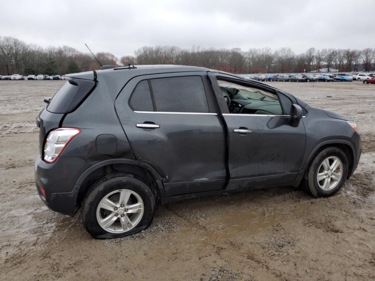 2019 Chevrolet Trax - Image 3