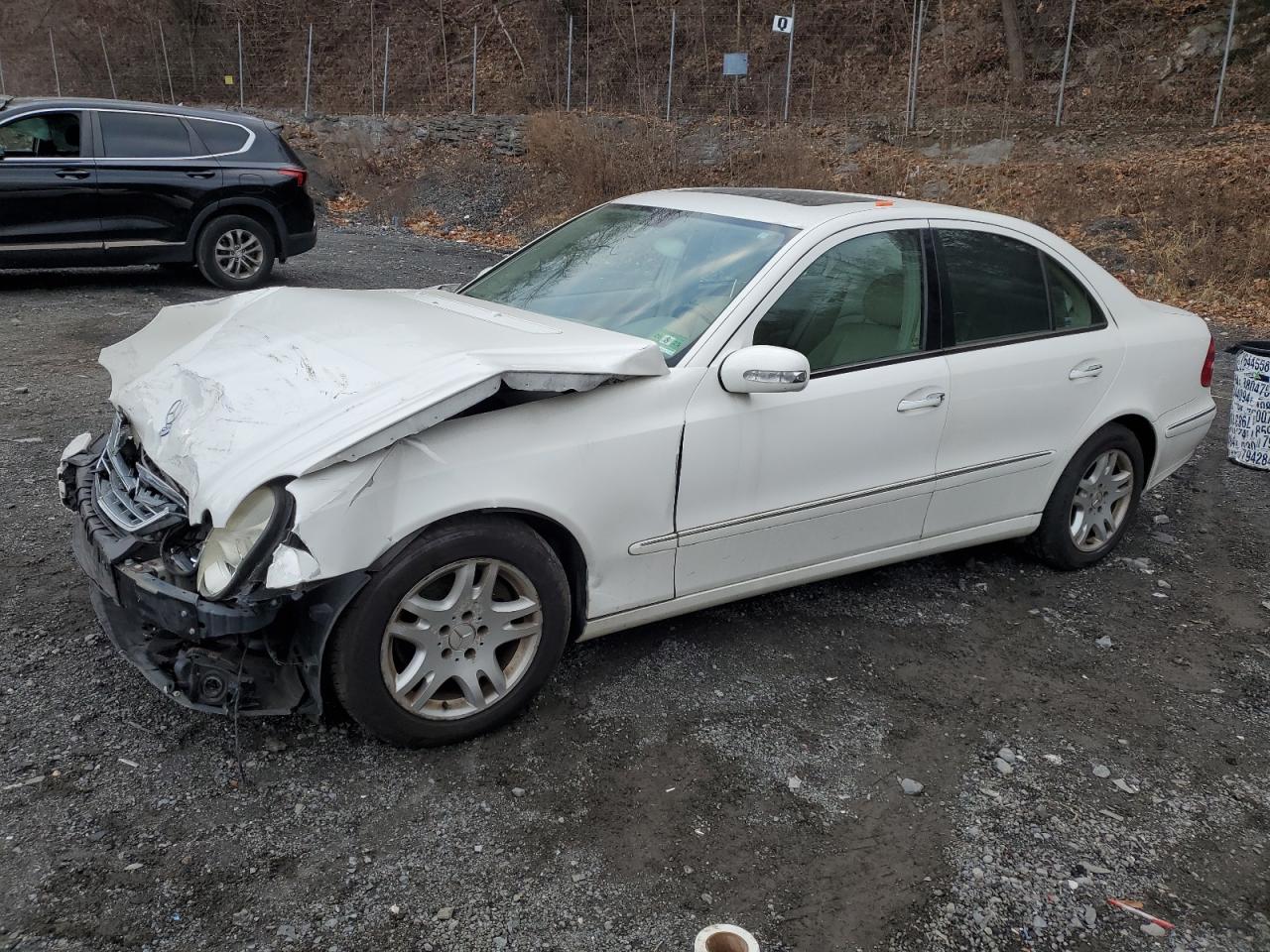 2004 Mercedes-Benz E 320 4Matic للبيع في Marlboro، NY - Front End