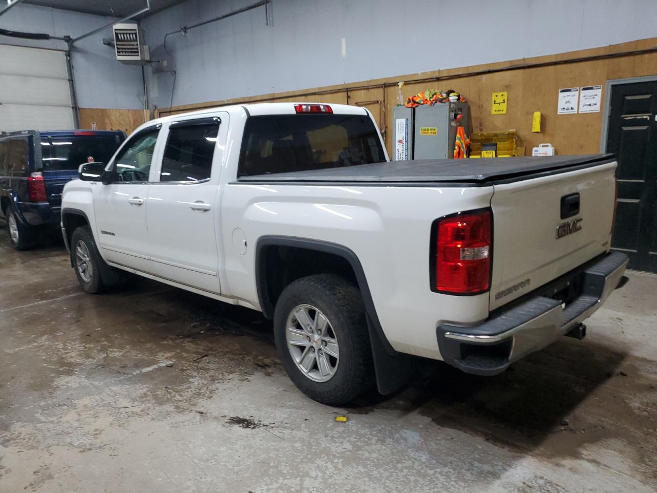 2014 GMC Sierra - Image 2