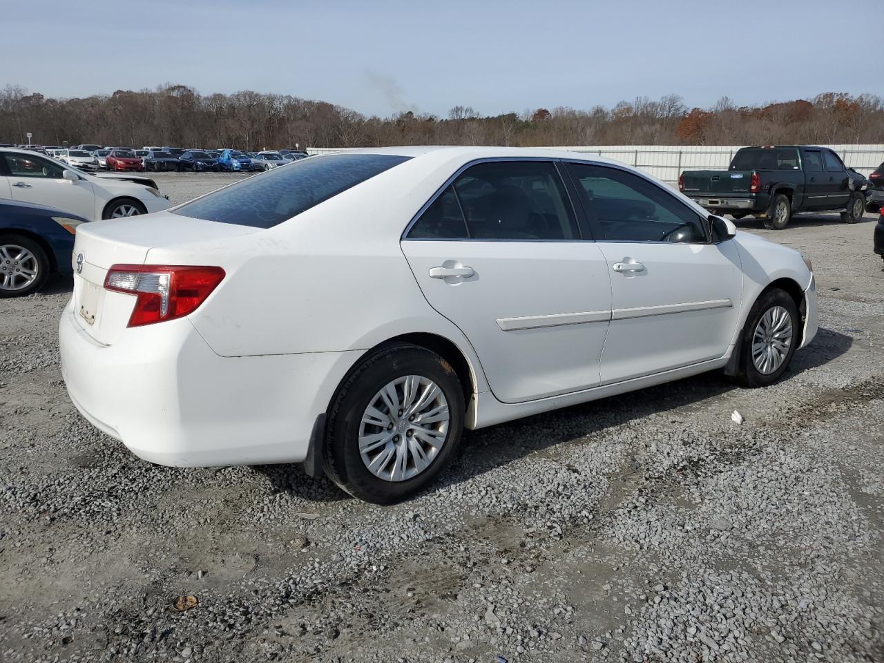 2014 Toyota Camry - Image 3