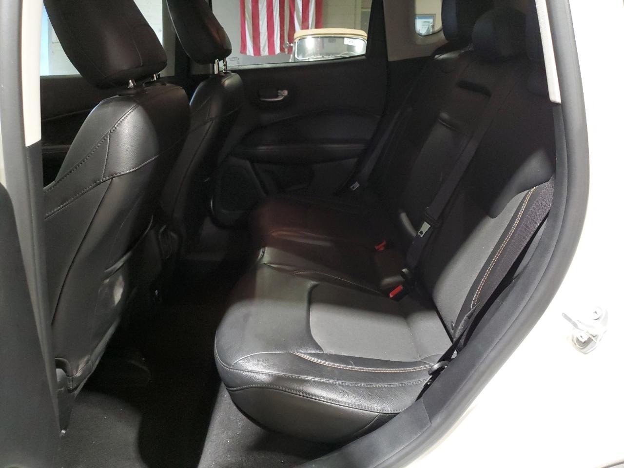 2018 Jeep Compass - Image 11