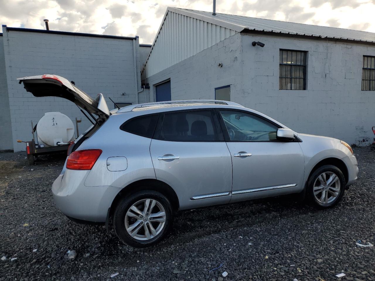 2013 Nissan Rogue - Image 3